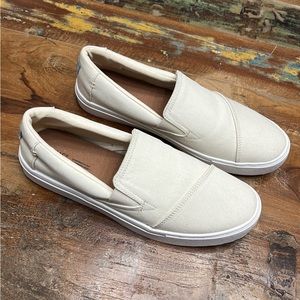 New Tom’s Luca Canvas Slip Ons